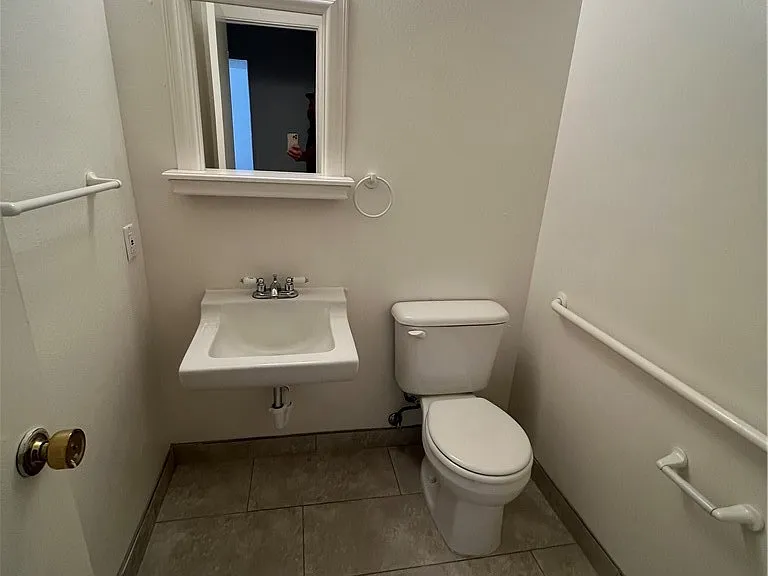 150 E Lakeshore Dr — Photo 8