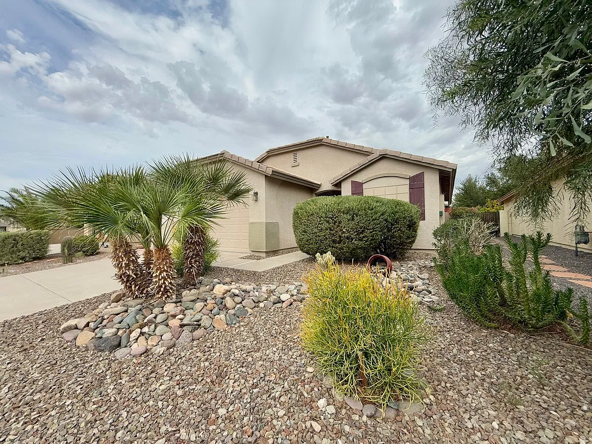 4 bed, 2.0 bath, 1735 sqft, $1,850 — Photo 2