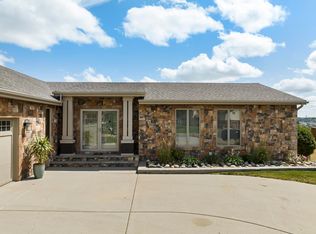 608 13th Ave NE, Minot, ND 58703