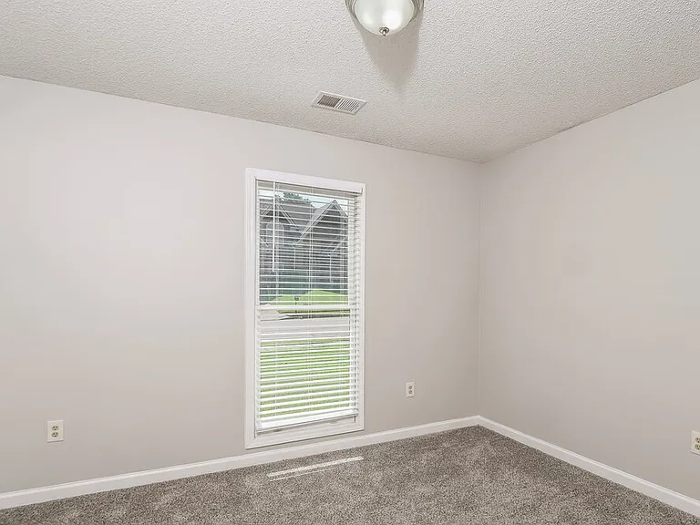 1011 Stable Run Dr — Photo 14