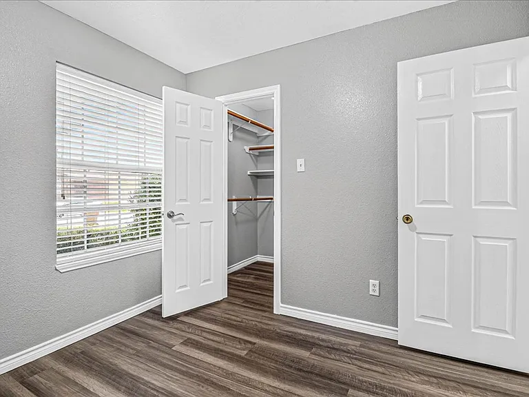 6810 Blue Skyway Dr — Photo 33