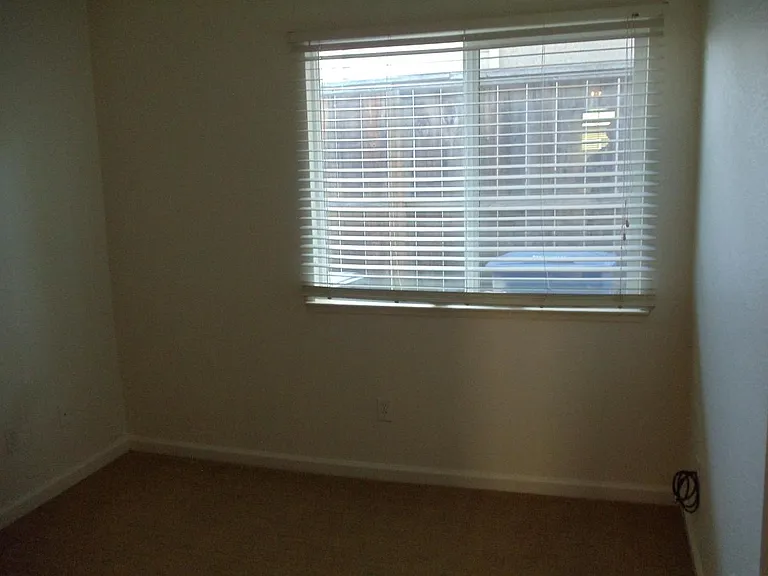 131 Legacy St — Photo 14