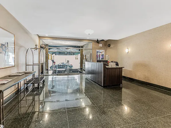 60 East 9th Street image 24 of 27