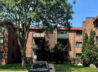 1787 W Algonquin Rd Unit 2A, Mount Prospect, IL 60056