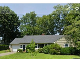 14 Surrey Rd, Barrington, RI 02806