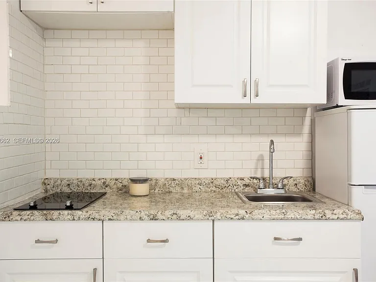 4720 Pine Tree Dr #1 — Photo 10