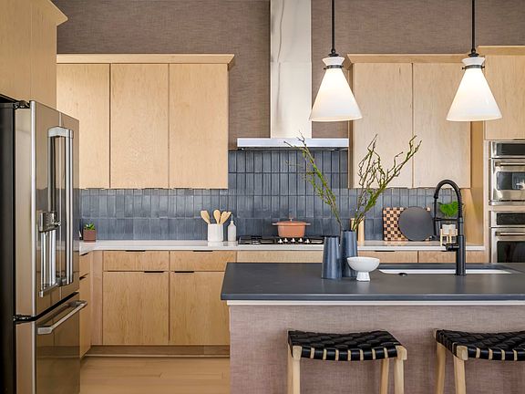 1986 E Wilshire Road