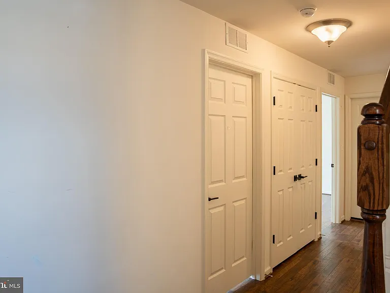 42243 Canary Grass Sq — Photo 25