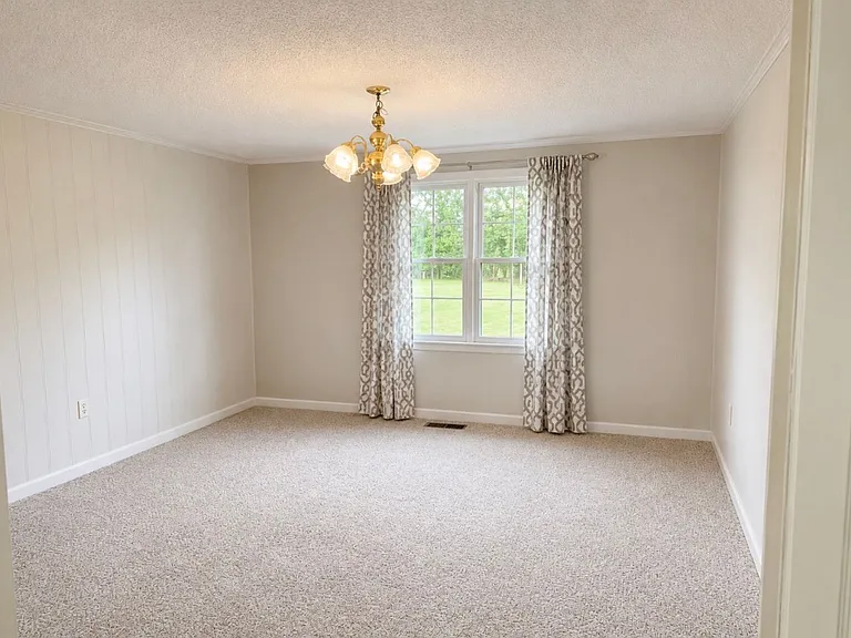 1062 Wesley Ave N — Photo 5