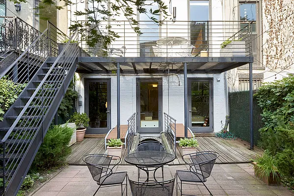 Rented by Warburg | media 67