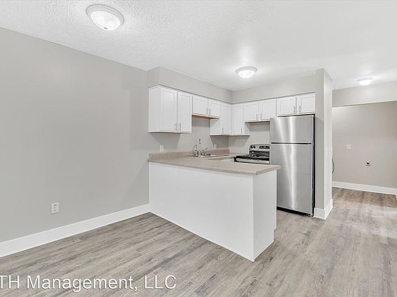 4th image of 946 Vincent Ct #13806804