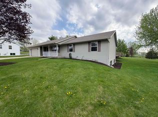 370 Hogan Ct, Cecil, WI 54111