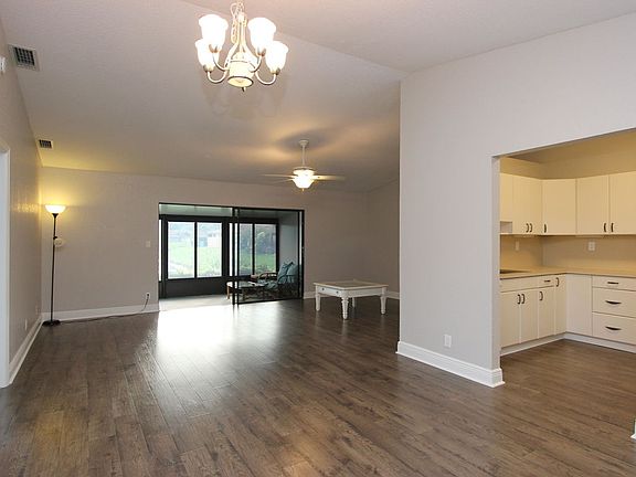 4th image of 2 Camden Ln