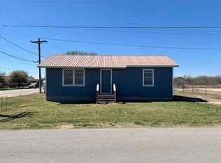 901 Labadie St, Sterling City, TX 76951