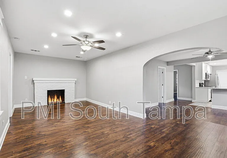 203 W Emma St — Photo 6