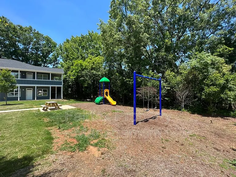518 Boone St #104 — Photo 28