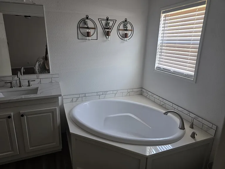 1302 N Alameda Rd — Photo 16