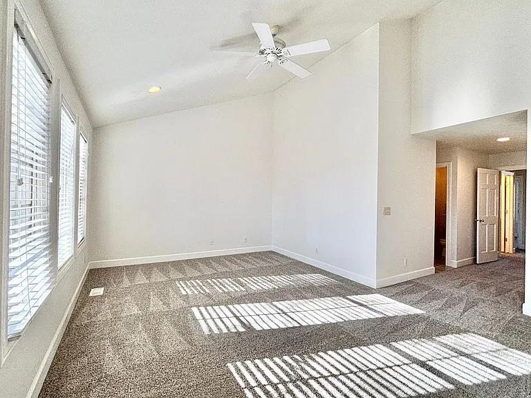 943 E Sage Park Ln — Photo 22