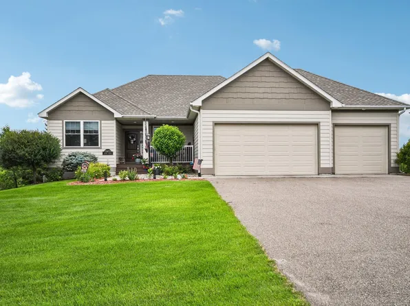 31473 Marvin Ave, Lindstrom, MN 55045