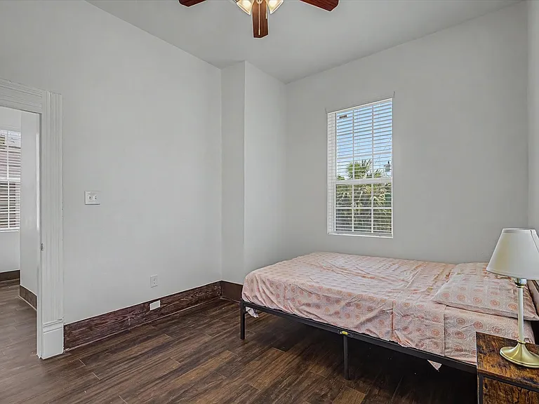 3519 Broadway St — Photo 10