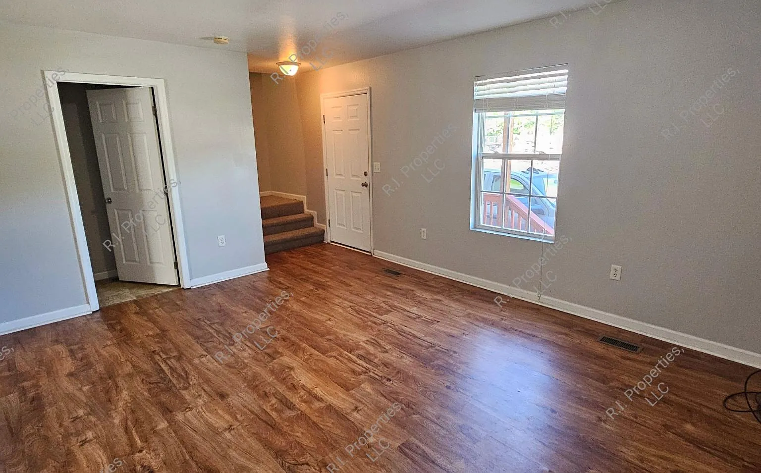 3 bed, 1.5 bath, $1,000 — Photo 3