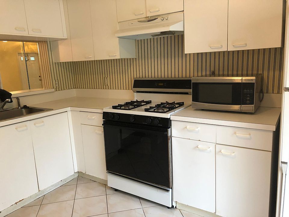 1st image of 7837 Sanibel Dr