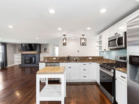 2nd image of 6453 Curwood Dr
