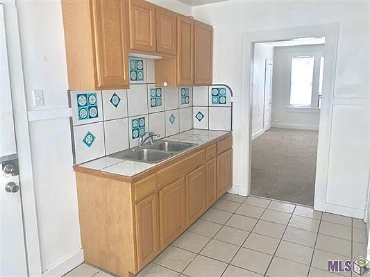 2nd image of 2680 North Blvd #4