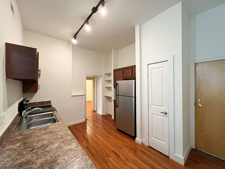 24-28 E 15th — Photo 17
