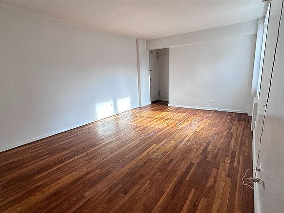 5th image of 42-40 Bowne St #6A