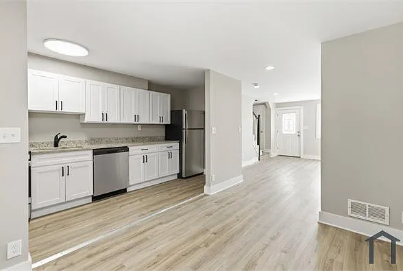 7833 Saint Fabian Ln — Photo 5