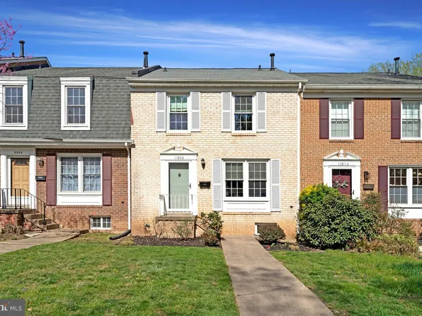 11852 Saint Trinians Ct, Reston, VA 20191