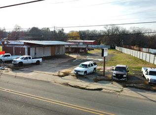 1121 N Main St, Paris, TX 75460