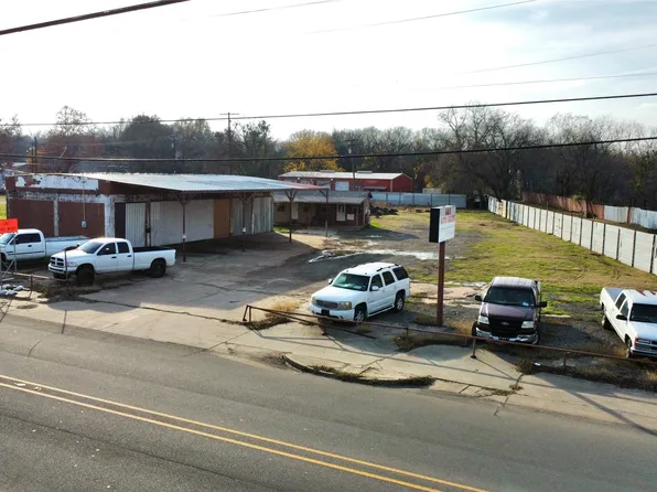 1121 N Main St, Paris, TX 75460