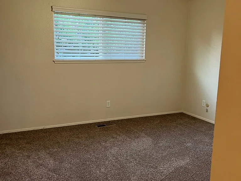 2409 Riedel Way — Photo 9