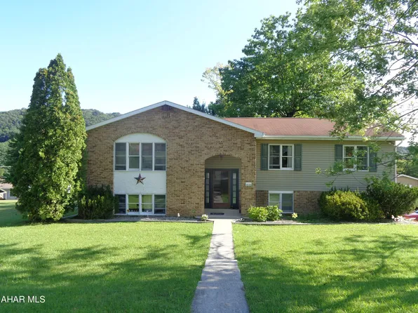 1040 Poland Ave, Altoona, PA 16601