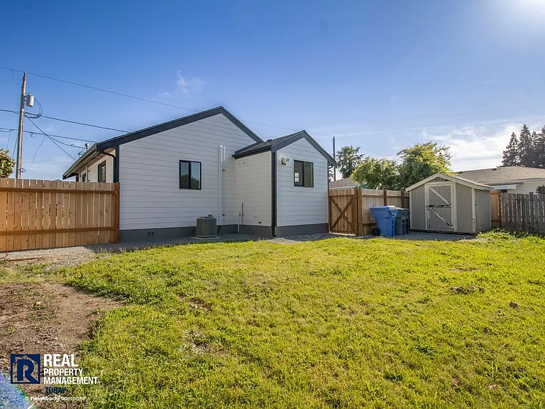 307 Bridge St SE — Photo 19