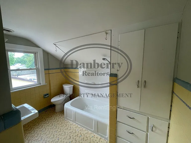 931 Tiffin Ave — Photo 10