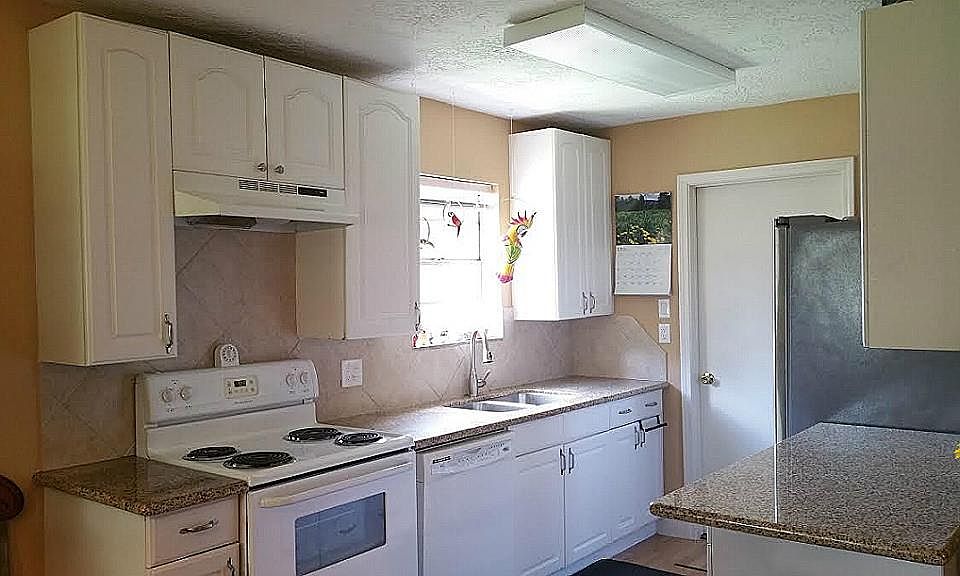 1st image of 916 W Galveston St
