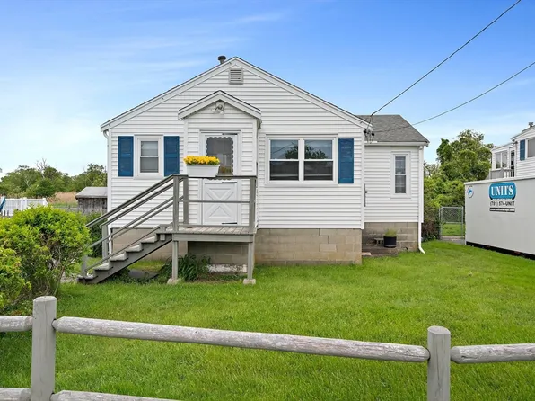 14 McArthur Ln, Marshfield, MA 02050