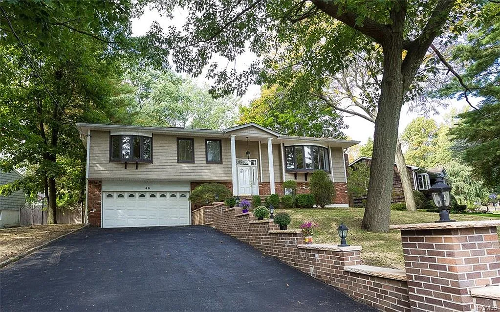 5 bed, 3.5 bath, 3002 sqft, $8,000 — Photo 1