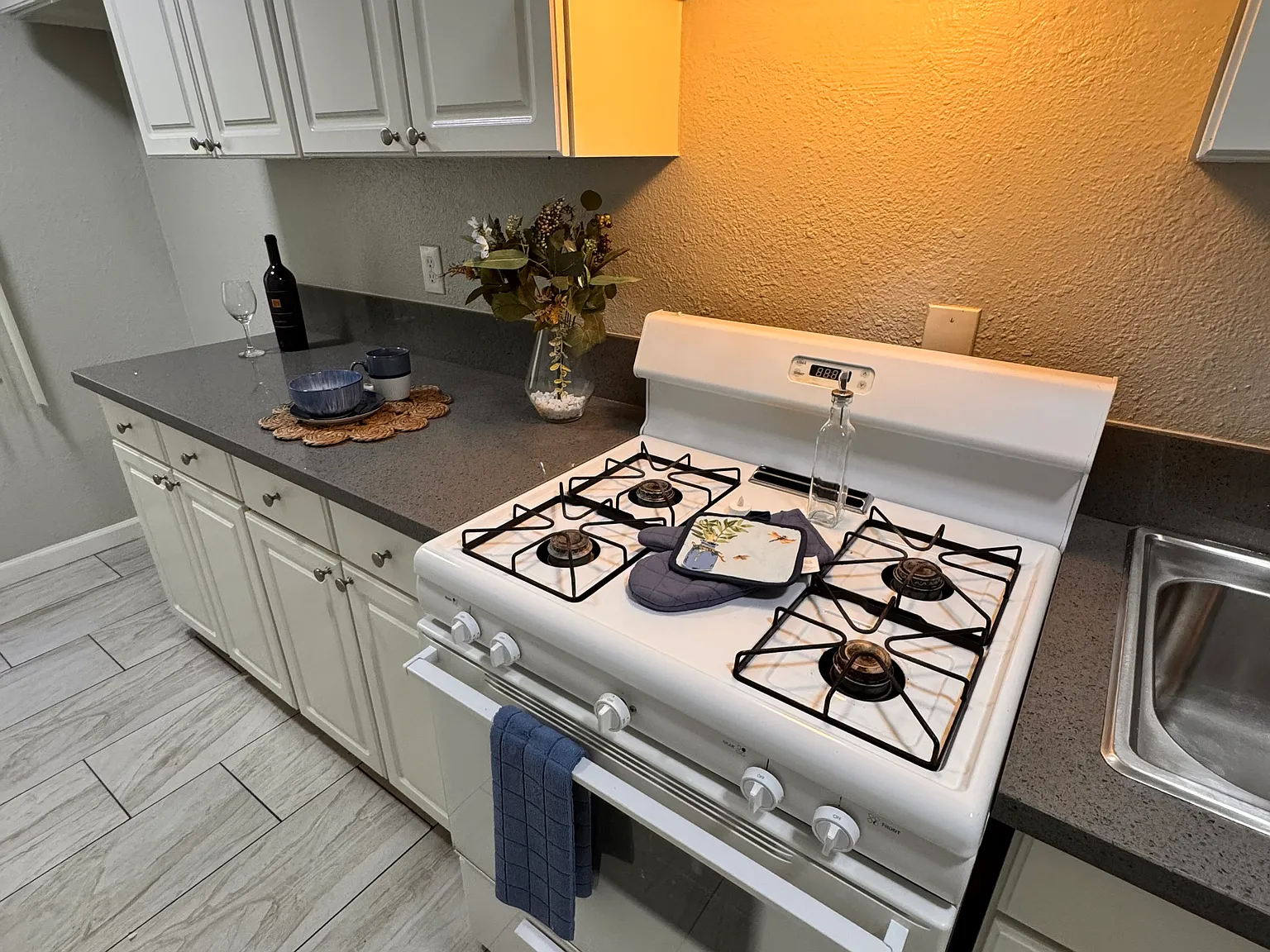 Studio, 520 sqft, $1,500 — Photo 3
