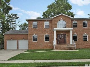 15 Beatrice Ct, Hempstead, NY 11550