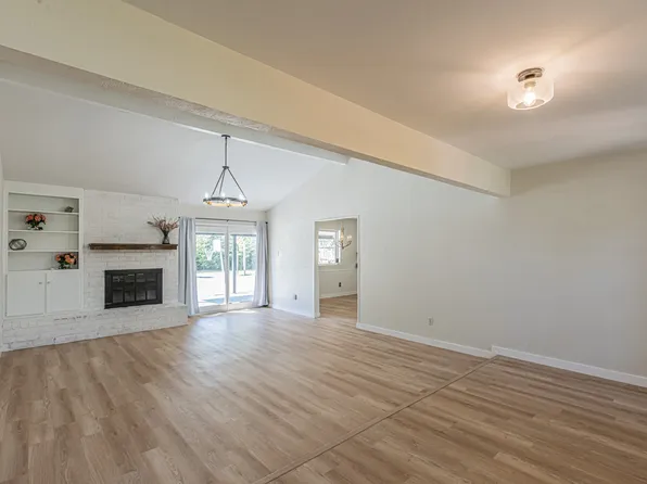 8224 Pearl St, North Richland Hills, TX 76180