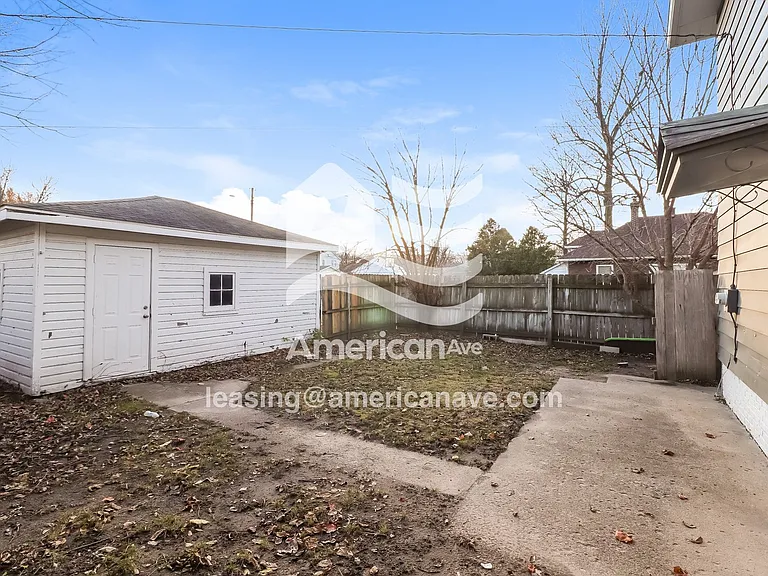 1268740_015_wm_-_rear_view_13367979.jpg