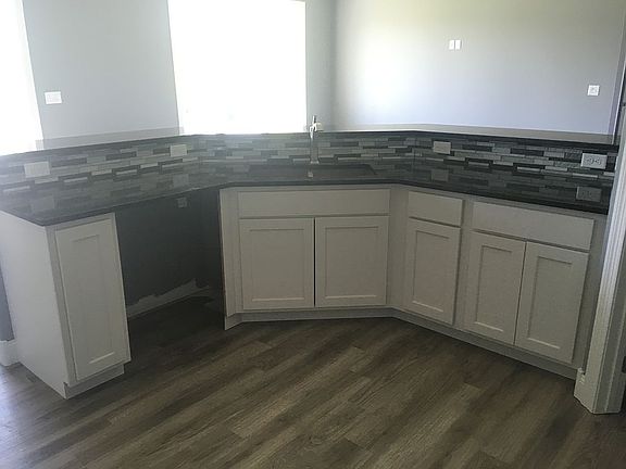 5th image of 3028 Lee St