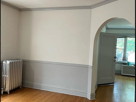 4th image of 5537 N Christiana Ave #1