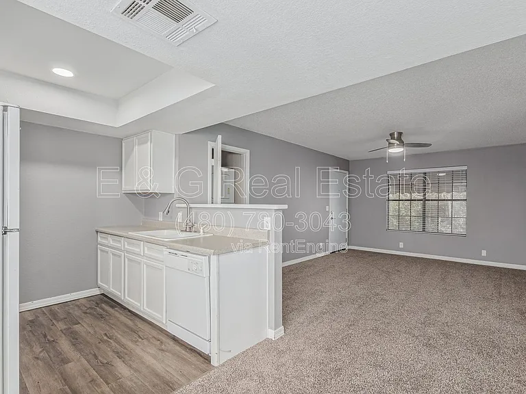 1077 W 1st St #203 — Photo 5