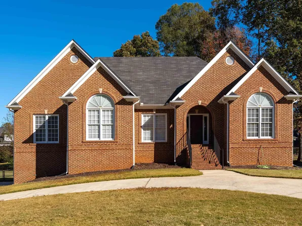 6927 Woodvale Ln, Trussville, AL 35173