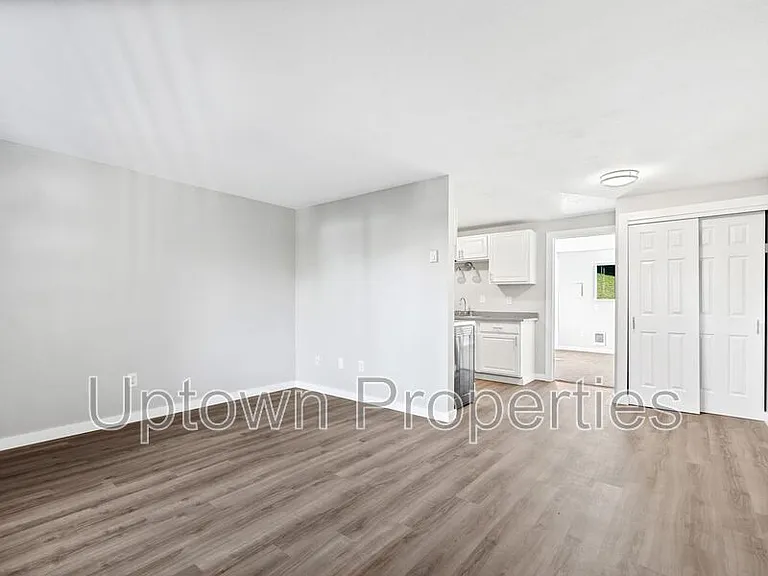 6822 N Richmond Ave — Photo 3